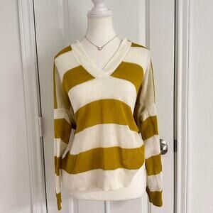 Women’s LOFT Size XL Brand New With Tag Light Weight Top Perfect For Summer